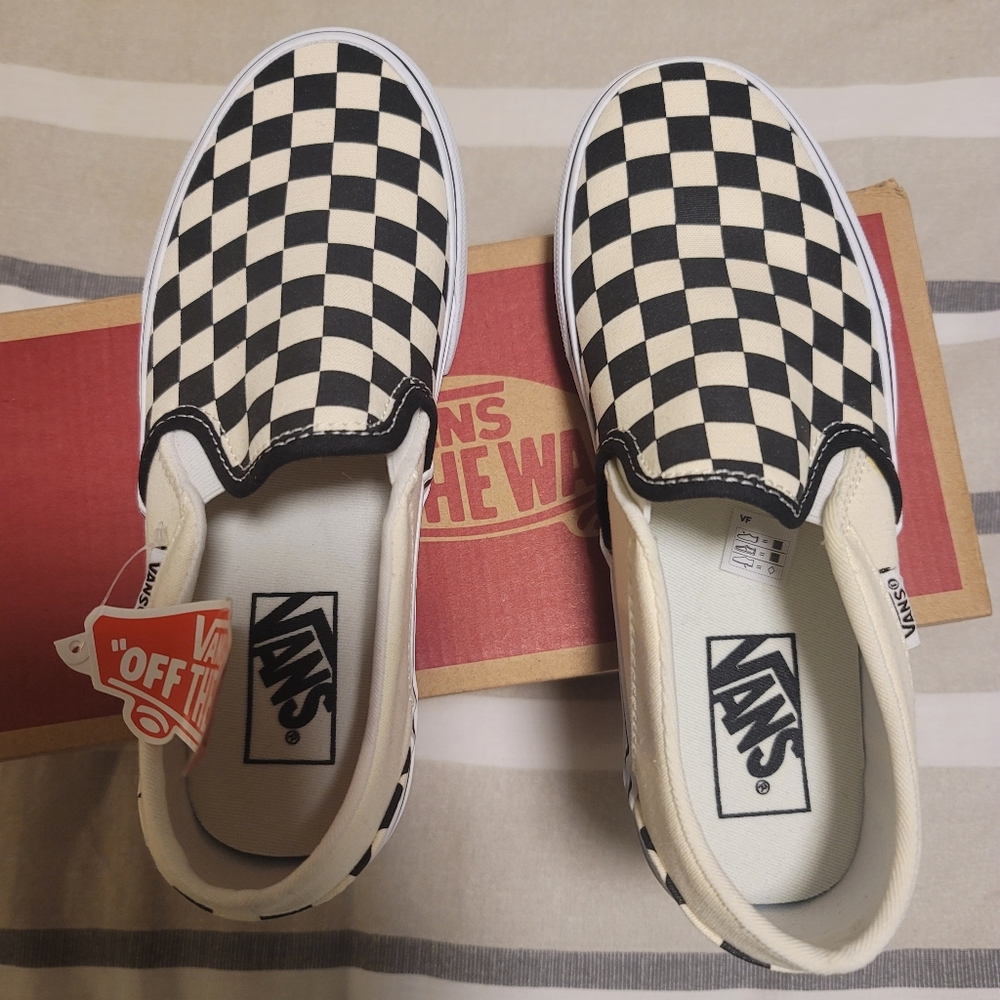 Women's Vans Black & White/cream checkered slip ons sz 6.5 NWT